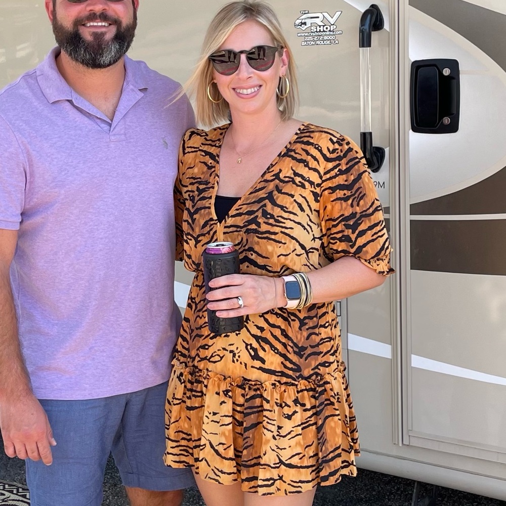 Buddy love tiger dress. Size medium!